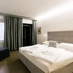 Boutique Exclusive 4* トレント