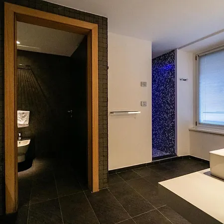 מלון Boutique Exclusive 4*
