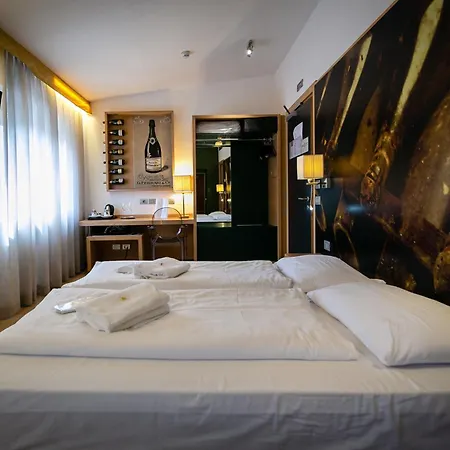 Boutique Exclusive ホテル トレント