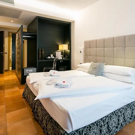 Boutique Exclusive Hotel 4*