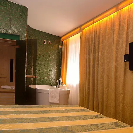 Boutique Exclusive מלון 4*
